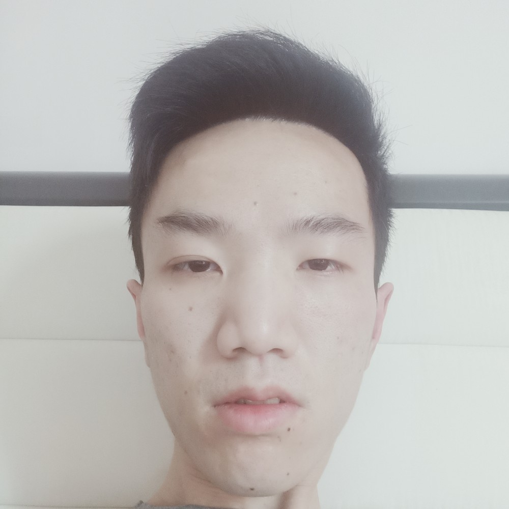 笑靥向风中的照片
