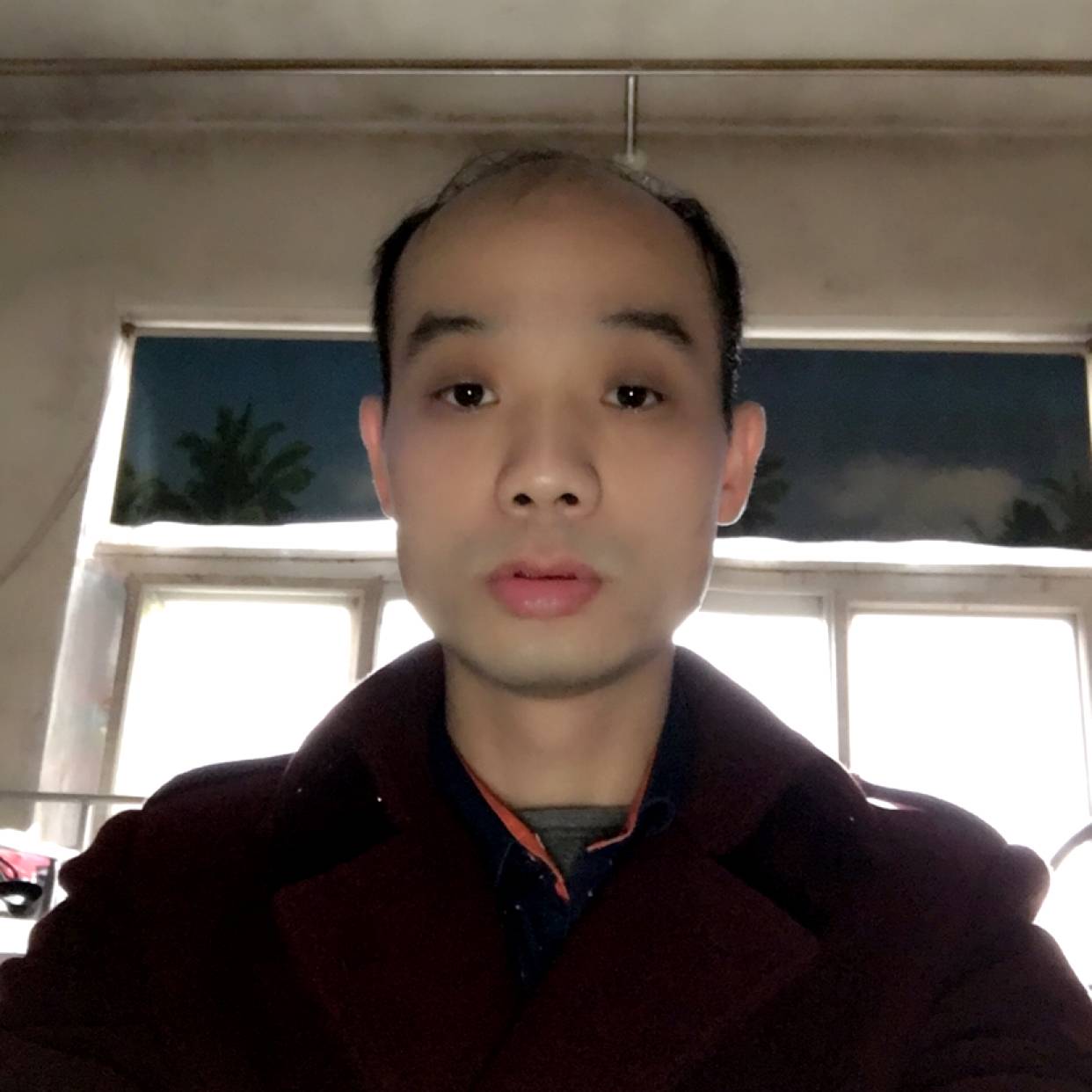 导师拾忆羞涩的照片