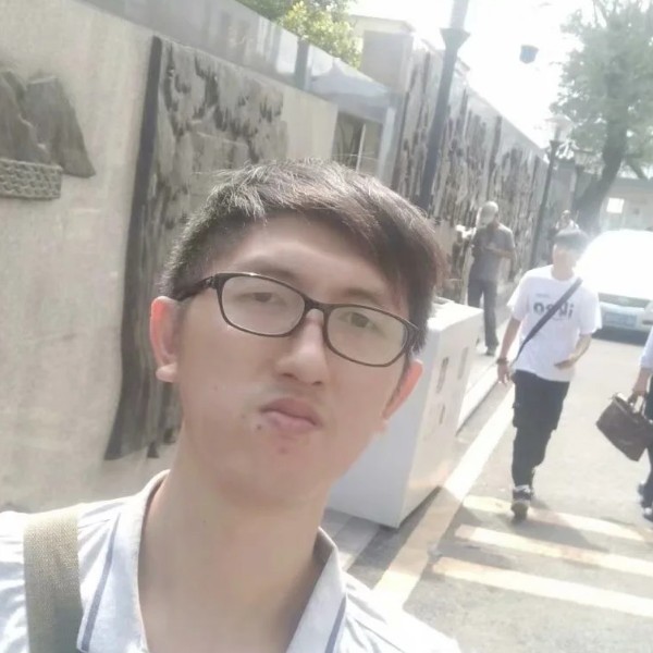 黑米勤恳的照片