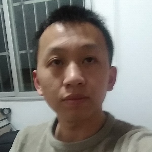 陌颜深拥结实的照片