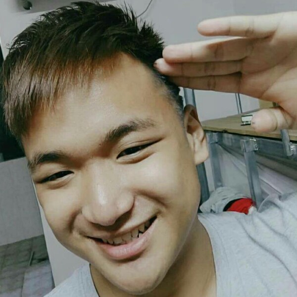 不知道在想什么的照片