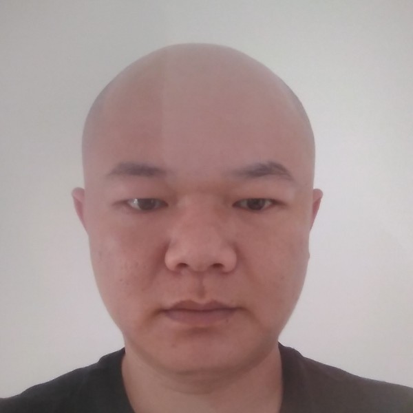 清秀回眸大碗的照片