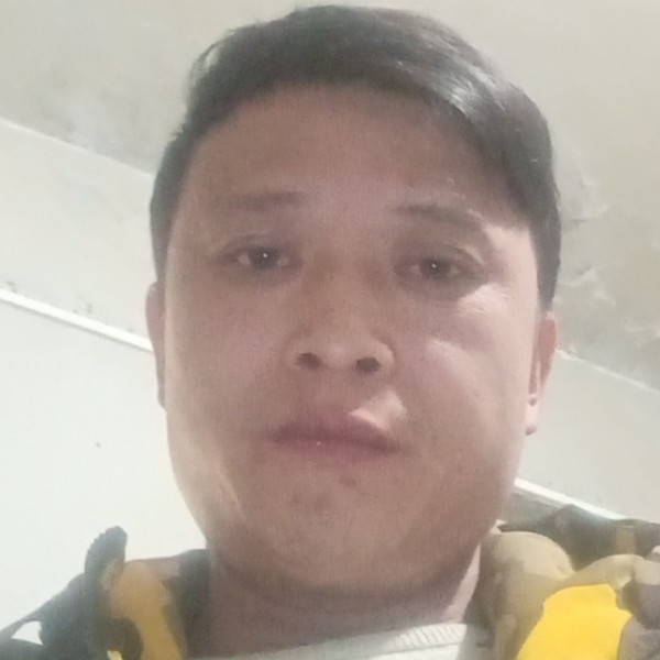 找一个人好难。的照片