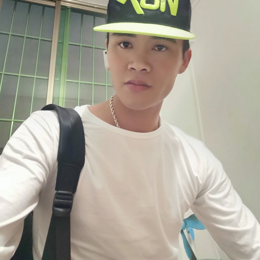 孤独闻烤鸡的照片