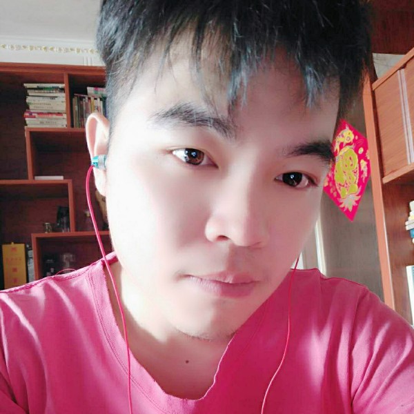 青衣笑灼热的照片