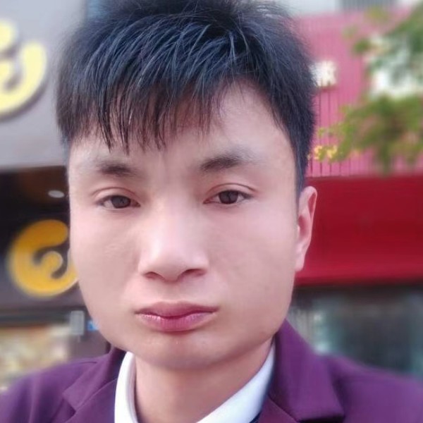 秋冈布奥的照片