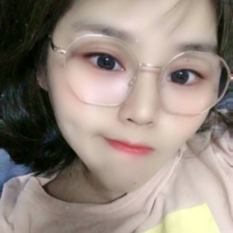 成璐的照片