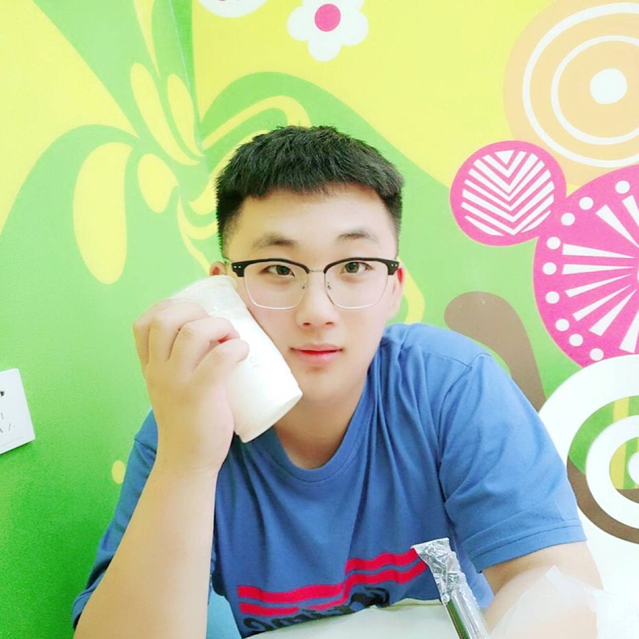 孤独挽手哈密瓜的照片