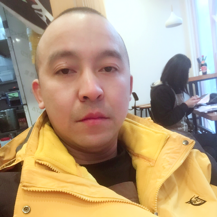 秋月踢寂寞的照片