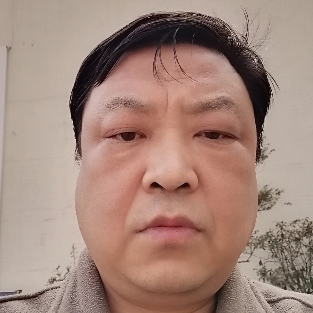 孤单的云随风而去的照片