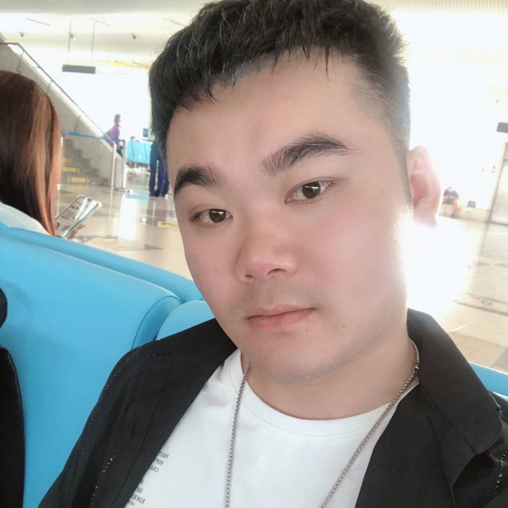 还单身挽手自行车的照片
