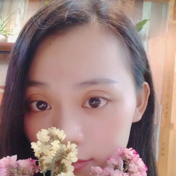 水汪汪的大眼睛H的照片