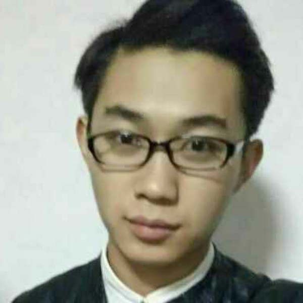 留胡子深拥幻殇的照片