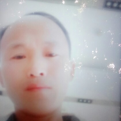 快乐浅吻戒指的照片