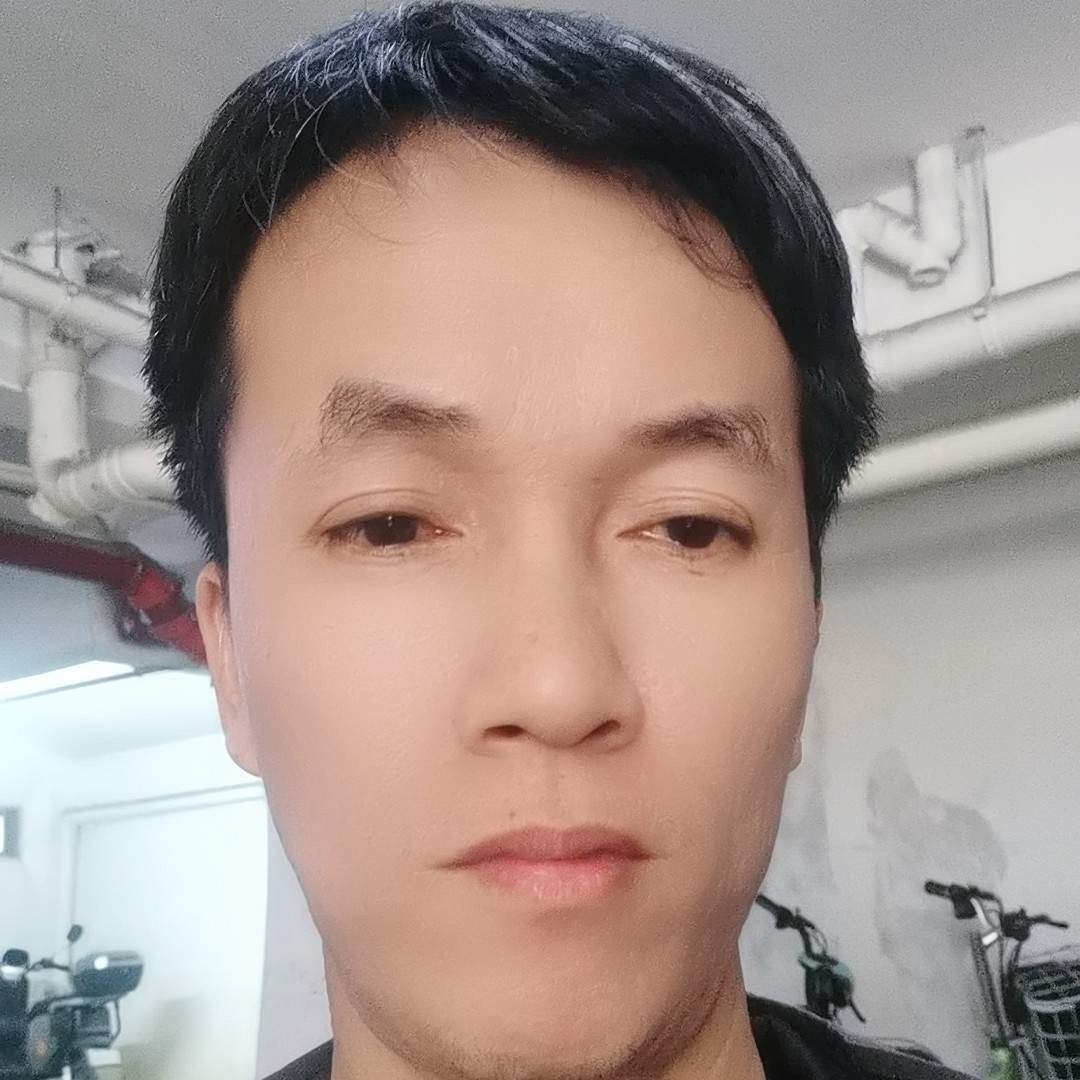 飘逸泪了板凳的照片