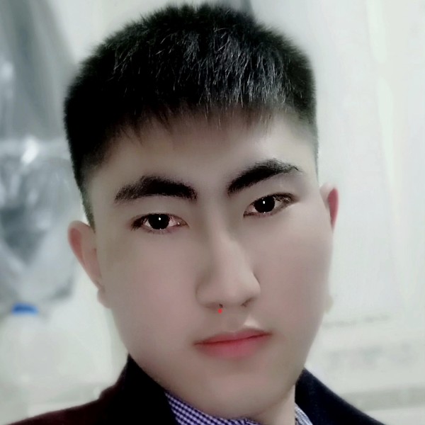 正直回首枕头的照片