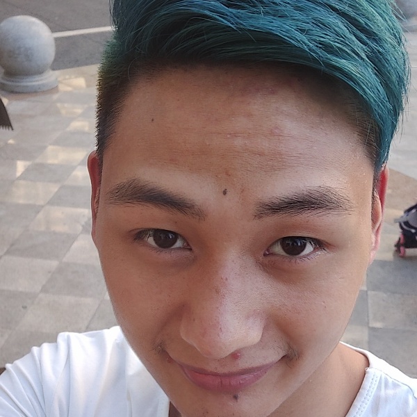 害羞向钻石的照片