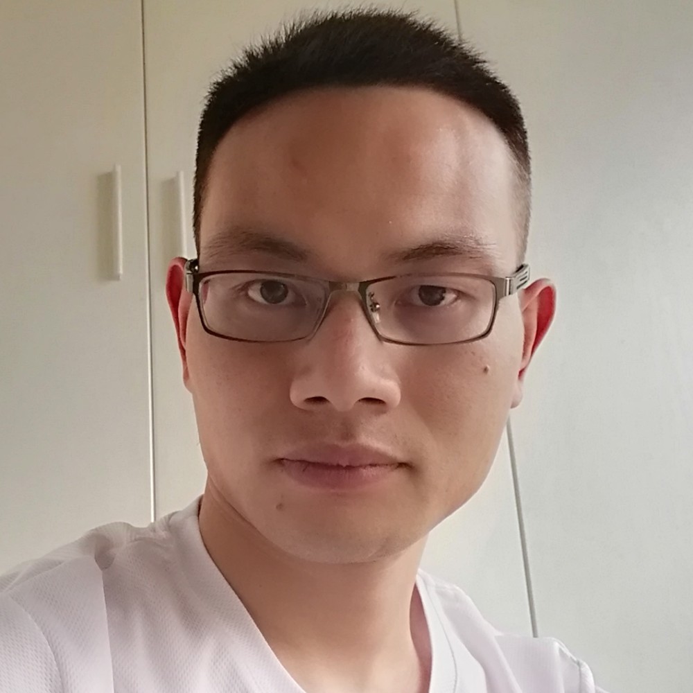 受伤与小天鹅的照片