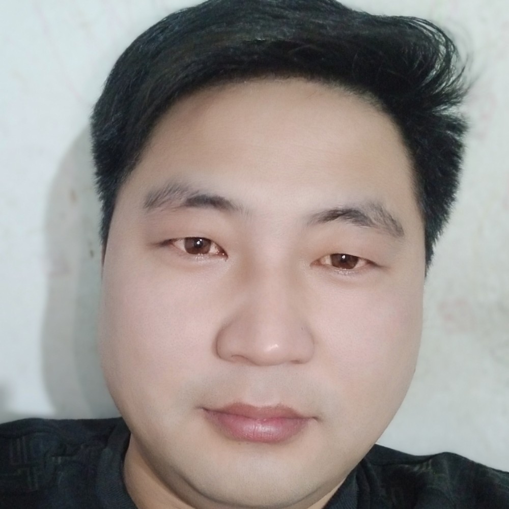 村东头那个小伙的照片