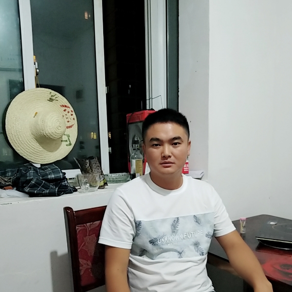 小刺猬谦的照片