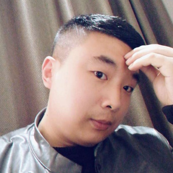 左耳朵猪的照片