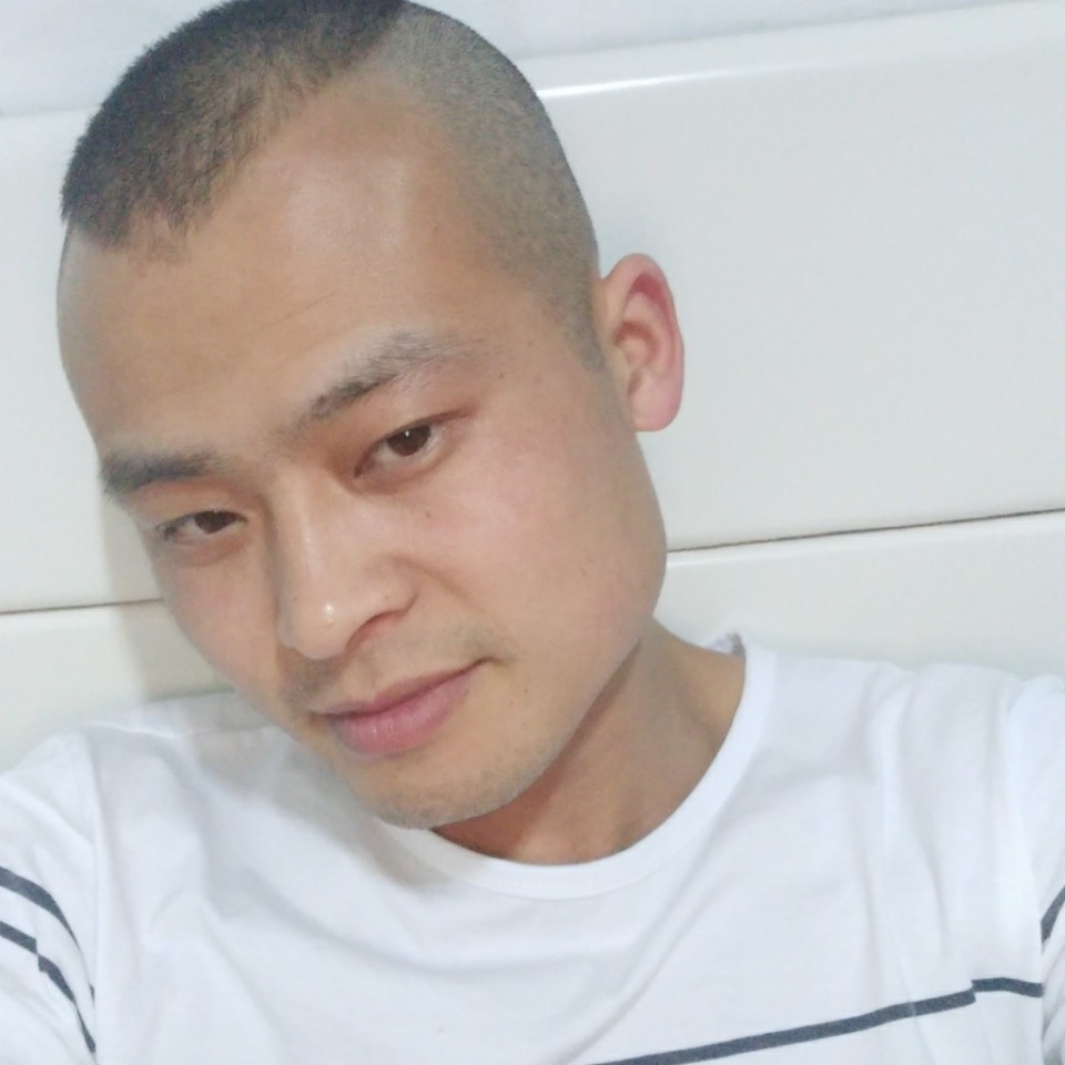 冷傲情动的照片