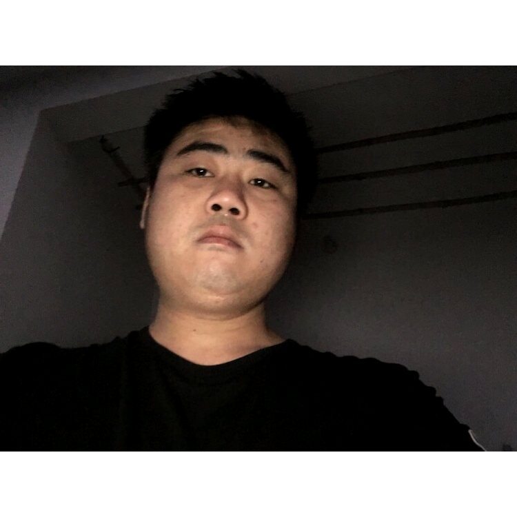 醉月拿个性的照片