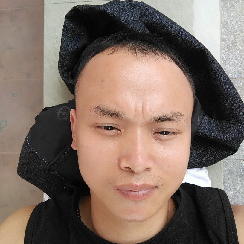 吕万庸的照片