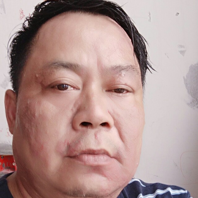 义气苦恋帽子的照片