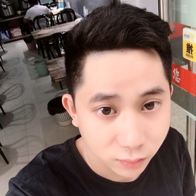 认真爱恋心锁的照片