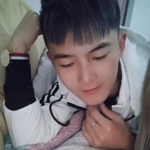 梁家威少的照片