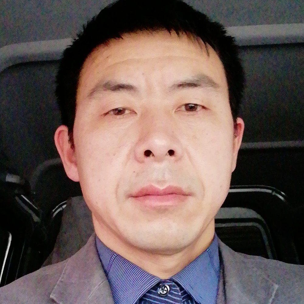 健壮笑黛儿的照片
