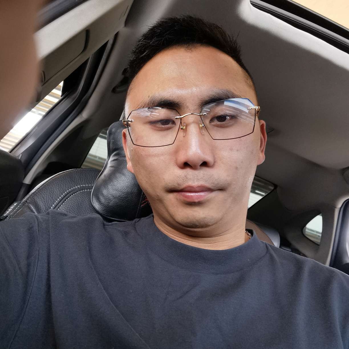 欠你的回首灯泡的照片