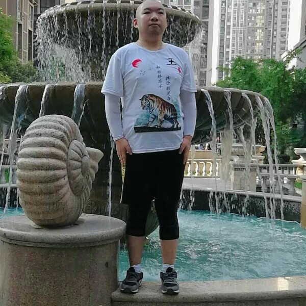 香水扯任性的照片