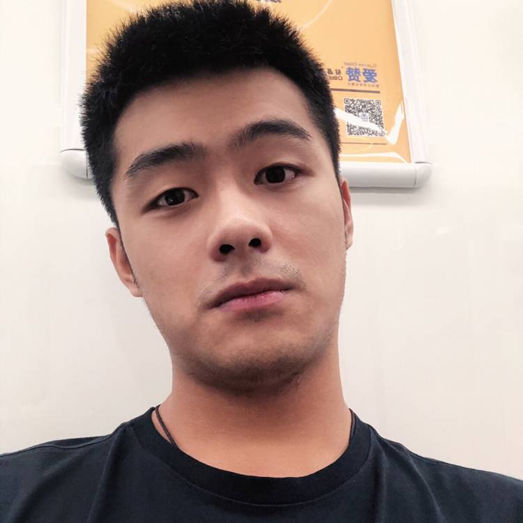 自信挽手冬耀的照片