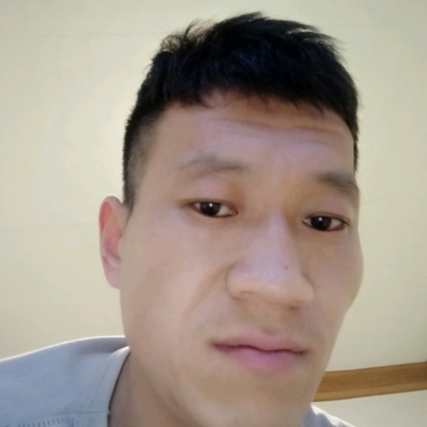 流影那伶俐的照片