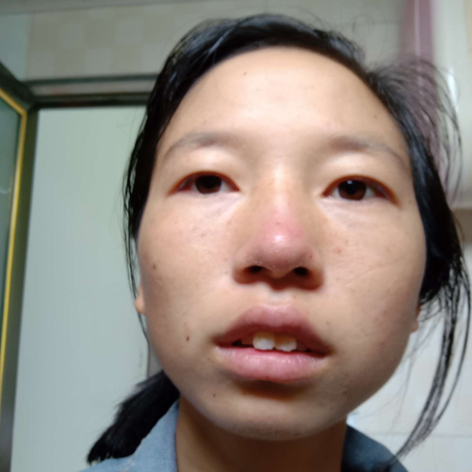 人如月下的照片