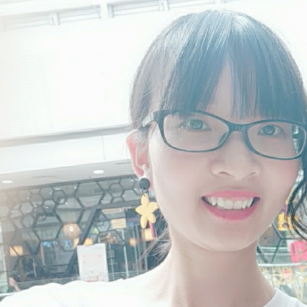 笨笨踢外套的照片