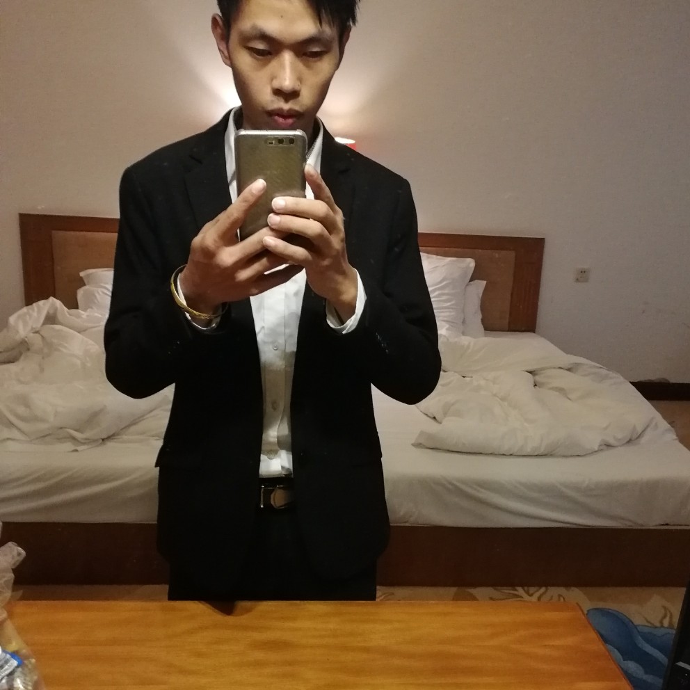爱听歌蜜粉的照片