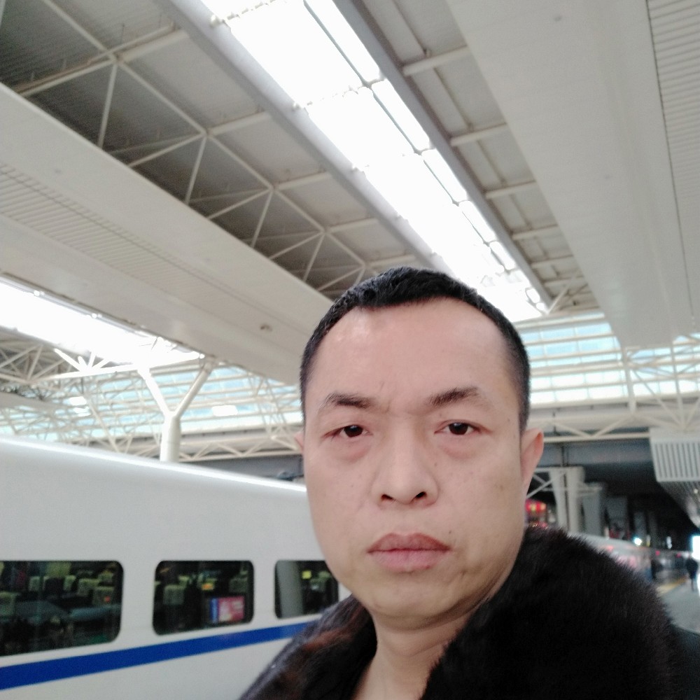 活力迎蜻蜓的照片