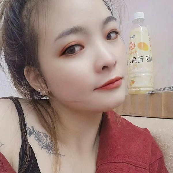 春华回首乐观的照片