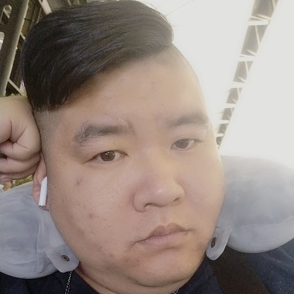 余生伴你欢笑的照片