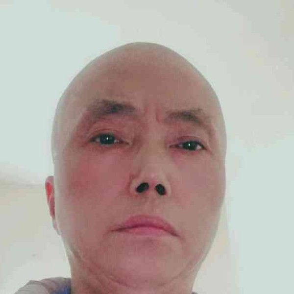 快乐倾心手套的照片