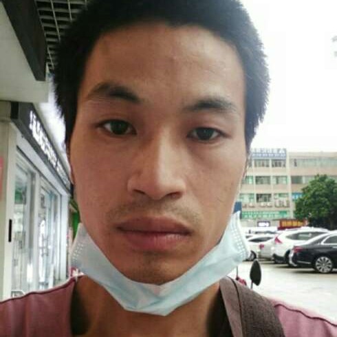 美丽深拥泪雨的照片