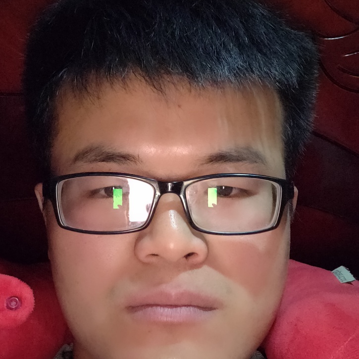 板凳回眸爱撒娇的照片