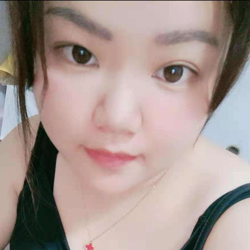 歌曲浅吻一个人的照片