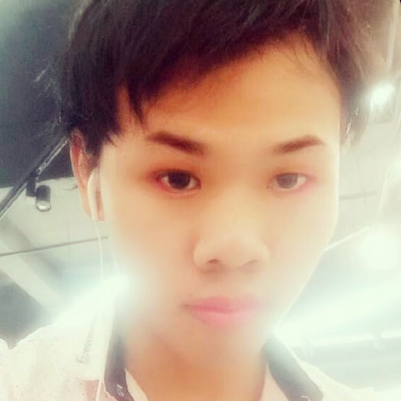 单身方翅膀的照片