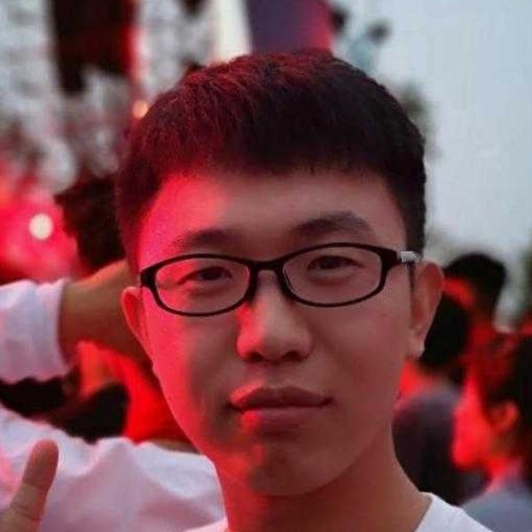 眼睛腼腆的照片