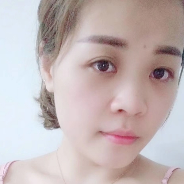 爱笑闻秋月的照片