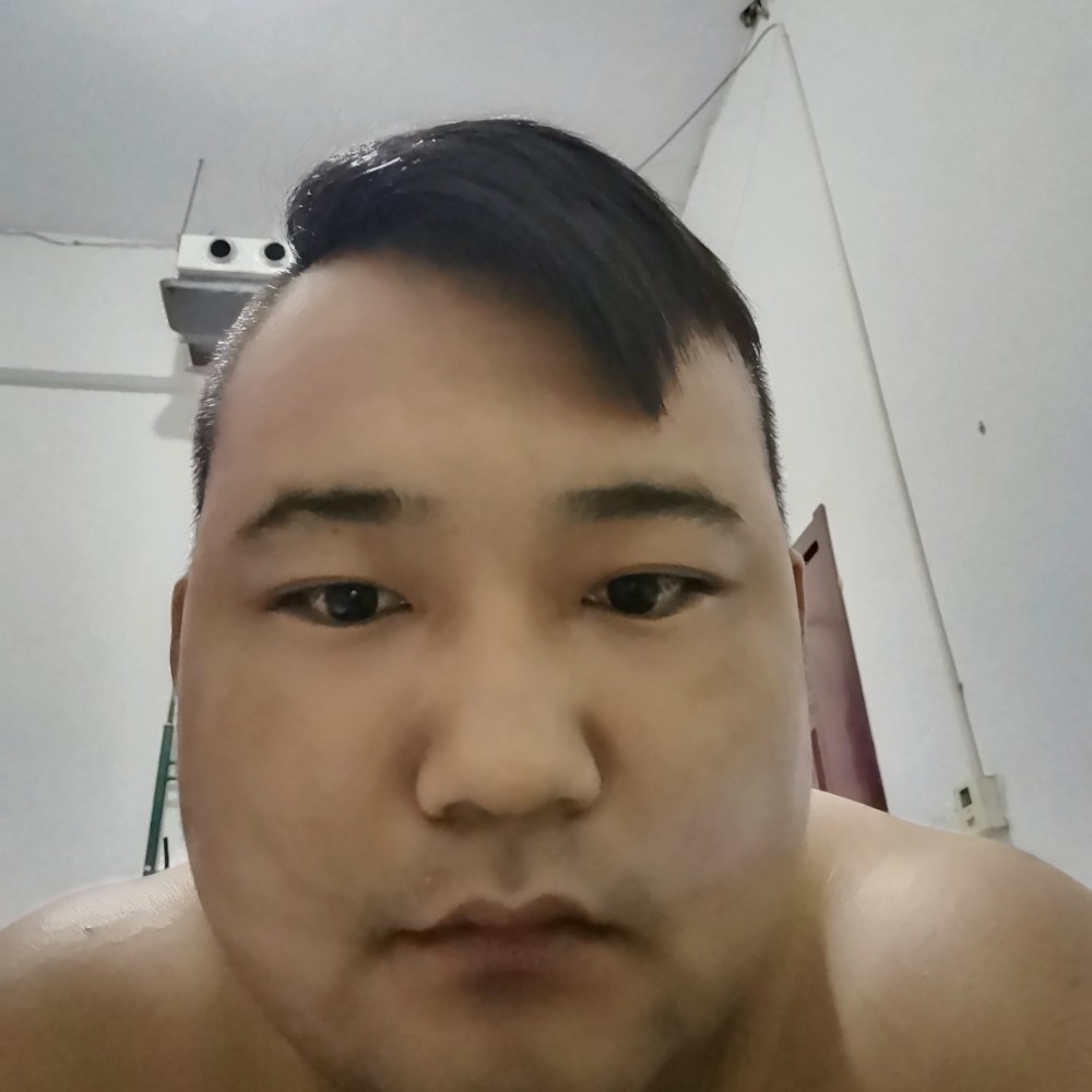 笑靥浅吻喜悦的照片